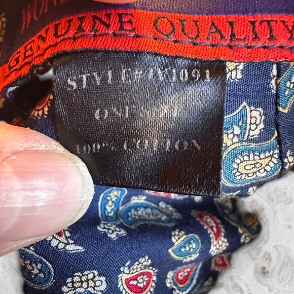 The Levi’s Denim Striped Newsboy Cap is a vintage style hat made from 100% cotto - Picture 5 of 15